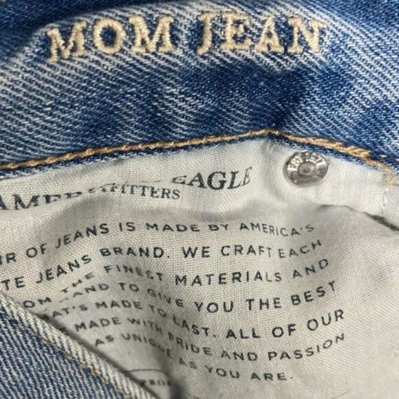 American Eagle Distressed Light Wash Mom Jeans - Picture 4 of 6